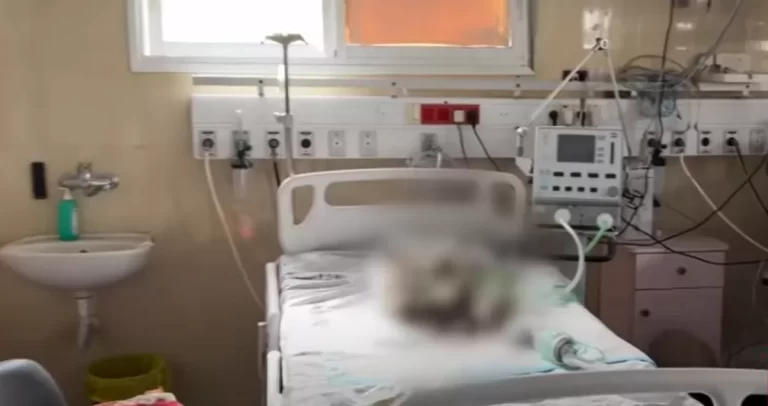 جثث أطفال متحللة في مستشفى النصر