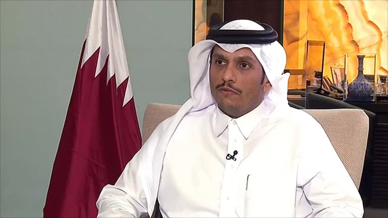 اجتماع ثلاثي في الدوحة جمع رئيس الوزراء بمدير الـ CIA ورئيس الموساد إطلاق سراح الرهائن
