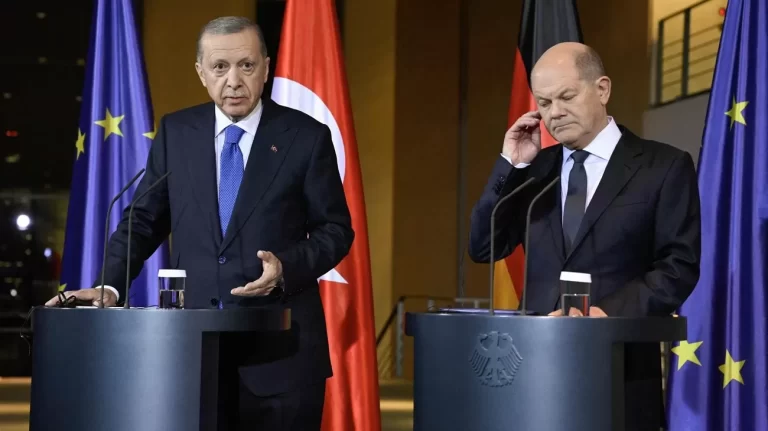 رجب طيب أردوغان والمستشار الألماني أولاف شولتس