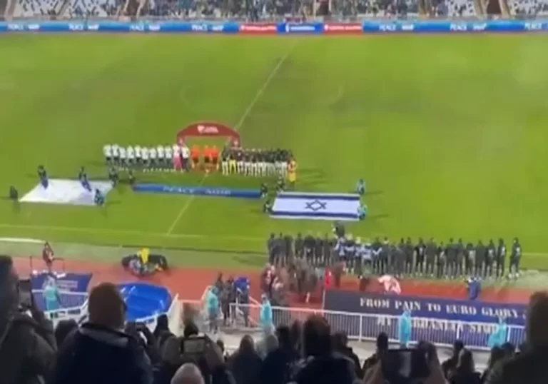 صافرات استهجان الجماهير في مباراة كوسوفو أمام الاحتلال الإسرائيلي في التصفيات المؤهلة ليورو 2024 (شاهد) صافرات استهجان وصيحات جماهير كوسوفو