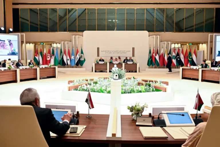 الأسباب الحقيقية لدمج القمتين العربية والإسلامية في السعودية.. انبطاح وتخاذل جديد مع الاحتلال وزراء الخارجية العرب يشاركون في الاجتماع التحضيري للقمة غير العادية في الرياض