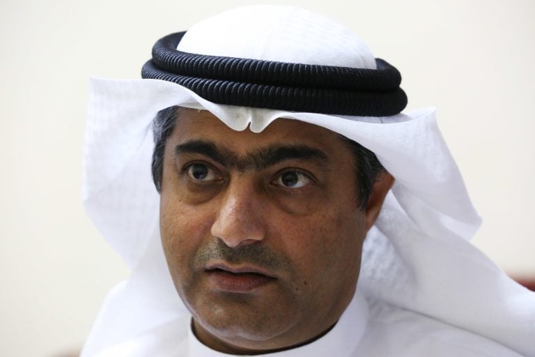 ابن زايد ينتقم من أحمد منصور وينكل به.. “العفو الدولية” تجدد دعوتها لإطلاق سراحه أحمد منصور