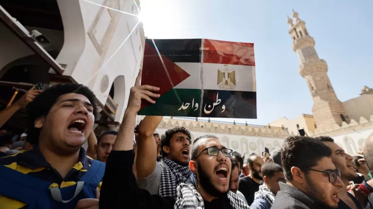 مصر.. شركات ورجال أعمال يدعمون إسرائيل سرا ودعوة لمقاطعتهم تظاهرات في مصر