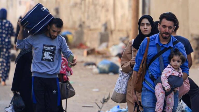 هل بدأ تنفيذ “مخطط التهجير” عبر الأردن ومصر؟.. “معاريف” تكشف تفاصيل خطيرة مخطط تهجير إسرائيلي لسكان غزة عبر الأردن ومصر