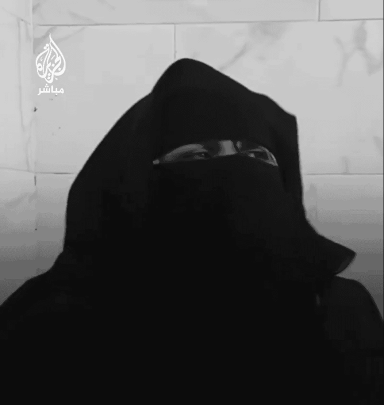 سيدة فلسطينية انهارت بعد رؤية جثمان ابنها دون رأس في قطاع غزة