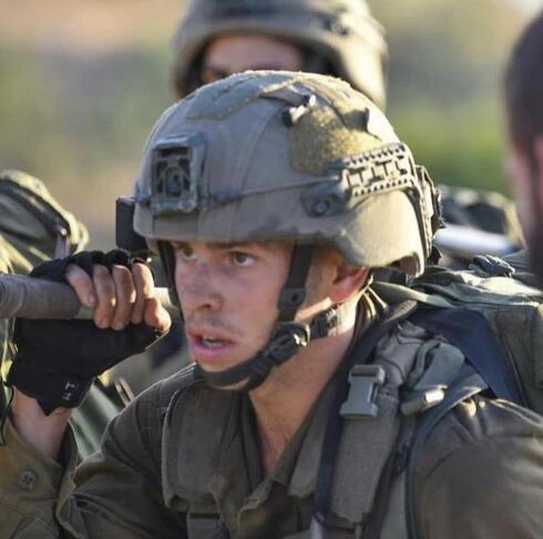 الضابط الذي اختطف رضيعة فلسطينية من غزة بعد استشهاد عائلتها