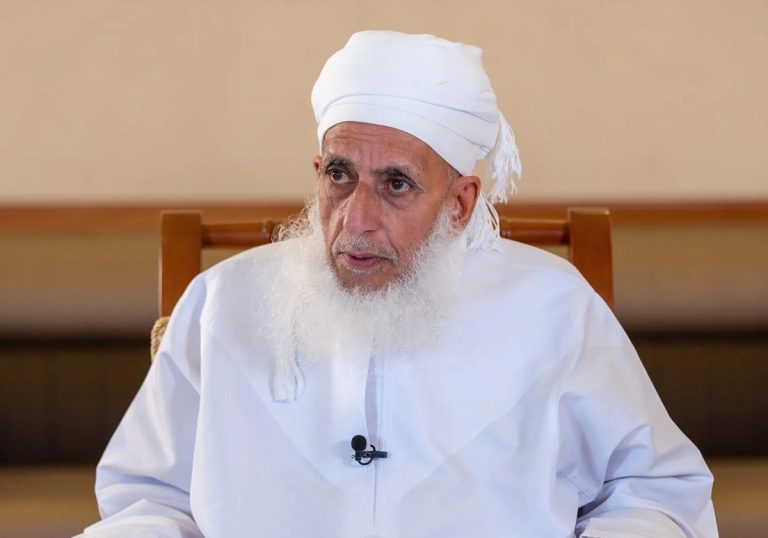 مفتي سلطنة عمان الشيخ أحمد بن حمد الخليلي يمتدح إسماعيل هنية