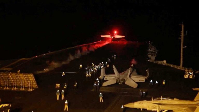 “الخوف على العواصم المتخاذلة”.. تعليق ناري من حفيظ دراجي على الغارات الجديدة في اليمن الغارات الأمريكية البريطانية على اليمن
