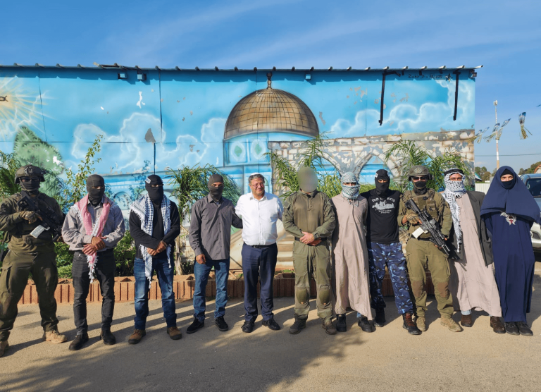 صورة بن غفير مع القوة الخاصة التي اقتحمت مستشفى ابن سينا.. ما حقيقتها
