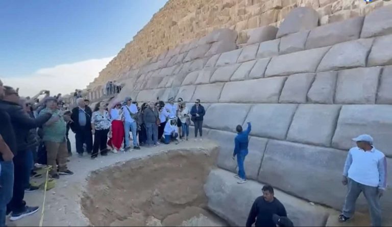 “مشروع القرن” للهرم الثالث “سخيف وعبثي” ومثير للسخرية! (شاهد) تجديد الهرم الثالث
