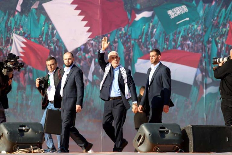 خطة بريطانية لإنهاء حرب غزة.. تناولت وضع السنوار و”اليوم التالي” للحرب خطة بريطانية لإنهاء حرب غزة.. تناولت وضع السنوار و"اليوم التالي" للحرب