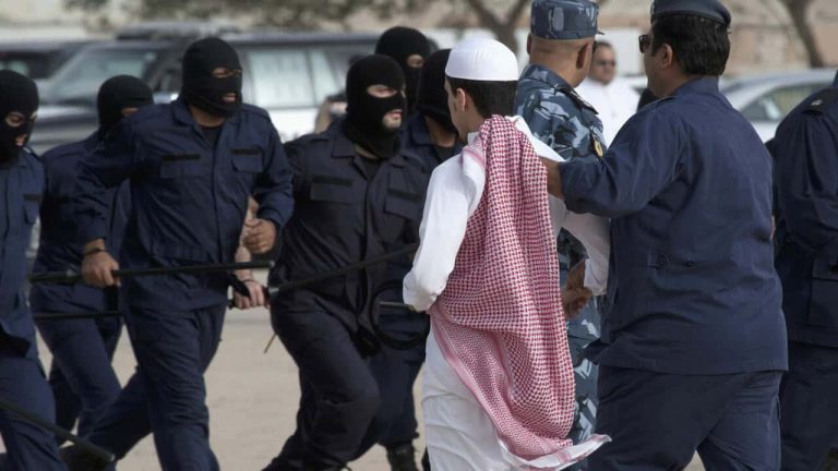 الكويت.. مفاجأة غير متوقعة عن “الخلية الإرهابية” كشفها تحقيق النيابة الكويت.. مفاجأة غير متوقعة عن "الخلية الإرهابية" كشفها تحقيق النيابة