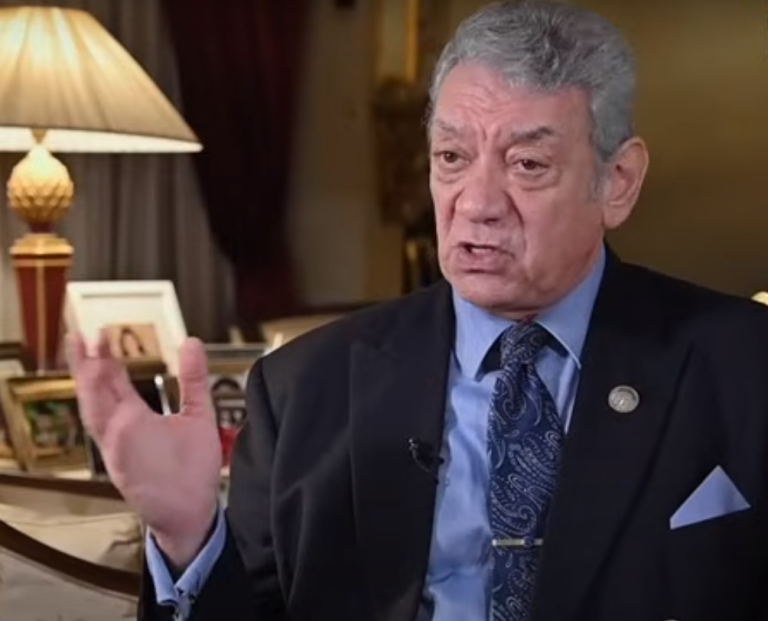 “رفعت راس مصر”.. رفعت الأنصاري يتباهى بممارسته الجنس مع إسرائيليات وتصويره (فيديو) قنصل مصر السابق بإسرائيل رفعت الأنصاري يتباهى بفضائحه الجنسية مع إسرائيليات وتصويره في غرف النوم