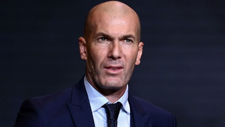 سبب رفض زين الدين زيدان تدريب منتخب الجزائر.. و3 مرشحين لخلافة بلماضي المدرب الفرنسي زين الدين زيدان رفض تدريب المنتخب الجزائري خلفا لجمال بلماضي
