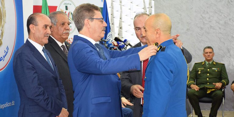 تنصيب علي بداوي بصفته مديرا عاما جديداً للأمن الوطني الجزائري خلفا لفريد بن الشيخ بسبب فضيحة في داخل طائرة