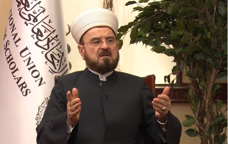 تشكيل وفد من “علماء المسلمين” للتنسيق مع مصر لأجل الدخول لغزة الشيخ علي القره داغي يعلن عن تشكيل وفد من "علماء المسلمين" للتنسيق مع مصر لأجل الدخول لغزة