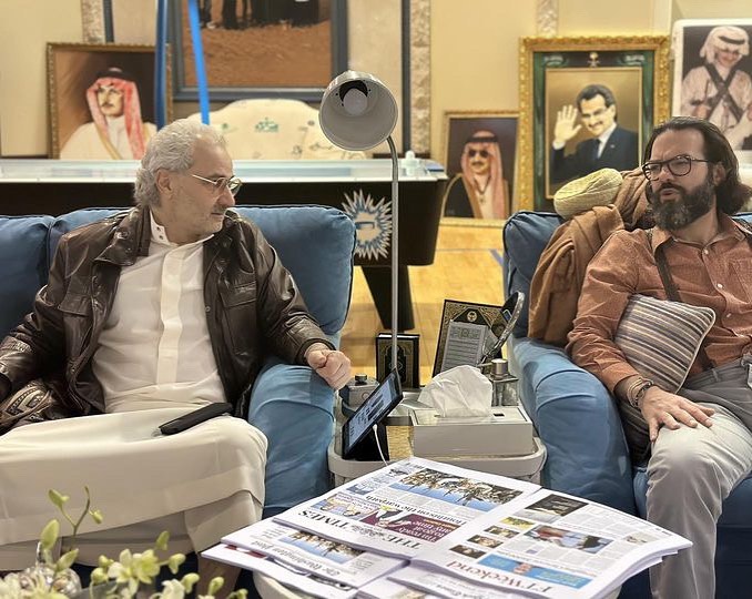 لقاء الأمير الوليد بن طلال ال سعود لـ ابن خالته الأمير مولاي إسماعيل العلوي ابن عم ملك المغرب