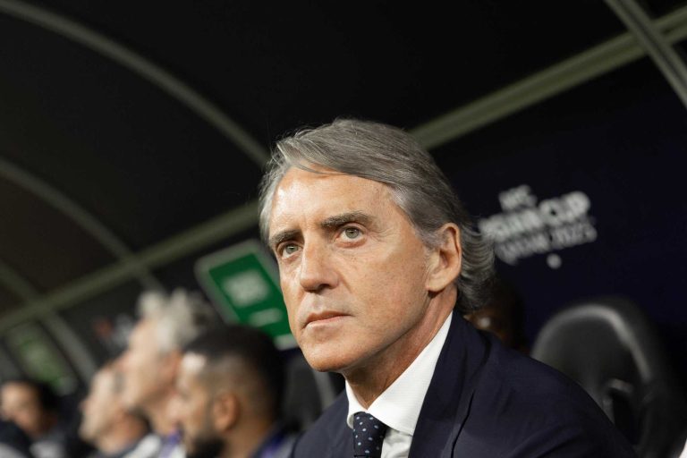 عقوبة منتظرة بحق مدرب المنتخب السعودي روبرتو مانشيني بسبب هذا التصرف! (شاهد) روبرتو مانشيني