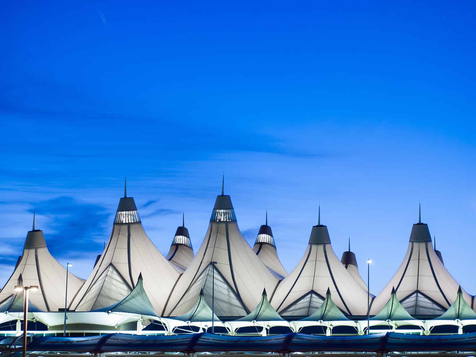 مطار دنفر الدولي