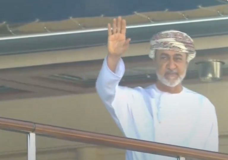 ضمن الأغلى في العالم.. يخت سلطان عُمان يظهر بمسندم ويلفت الأنظار ضمن الأغلى في العالم.. يخت سلطان عُمان هيثم بن طارق يظهر بمسندم ويلفت الأنظار