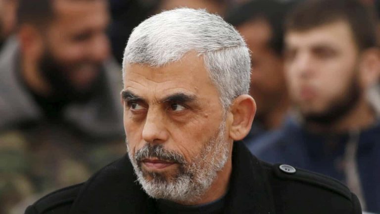 الاحتلال الإسرائيلي يبرر عجزه بمزاعم معرفة موقع يحيى السنوار