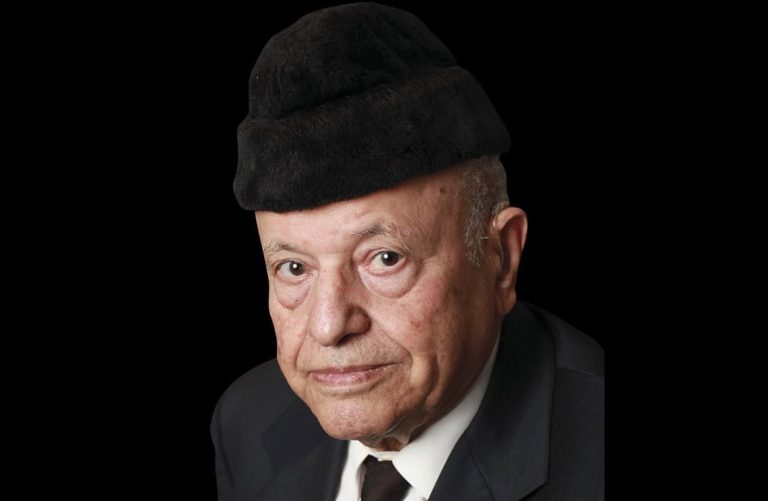 آيت إيدر.. المجاهد المغربي الذي رفض تقبيل يد الملك وهرب إلى الجزائر