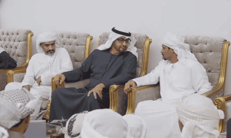 ابن زايد مع أبناء محمد المنصوري.. هكذا تفاعل مع مقتل الضابط الإماراتي