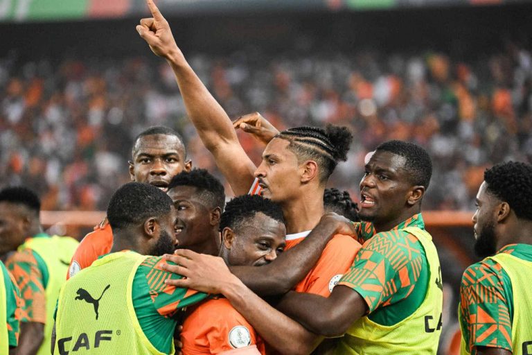 كوت ديفوار يُتوج بطلاً لكأس أمم أفريقيا 2024 للمرة الثالثة في تاريخه على حساب نيجيريا (شاهد) لاعبو كوت ديفوار