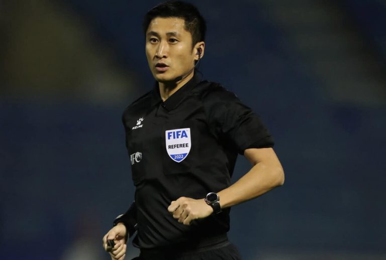 نهائي كأس آسيا.. مفاجأة صادمة بشأن الحكم الصيني لمباراة قطر والأردن تعيين الحكم الصيني "ما نينغ" لإدارة المباراة النهائية بكأس آسيا لمباراة قطر والأردن