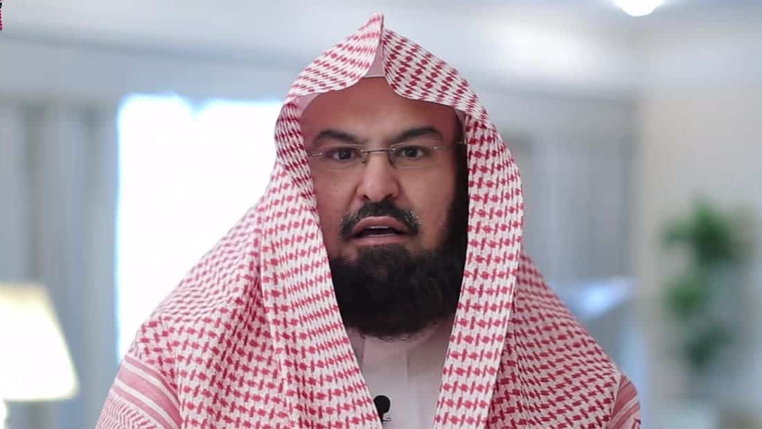 السديس “من إمام إلى رجل مخابرات” .. هدد من يرفع العلم الفلسطيني بالحرم المكي! (فيديو) إمام و خطيب المسجد الحرام عبدالرحمن السديس "من إمام إلى رجل مخابرات" .. هدد من يرفع العلم الفلسطيني بالحرم المكي