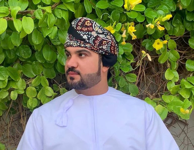 ألمح للفاعل.. صحفي عُماني يروي كيف تم اختراق هاتفه وسحب بيانات سرية منه؟ ألمح للفاعل.. الصحفي العُماني المختار الهنائي يروي كيف تم اختراق هاتفه وسحب بيانات سرية منه