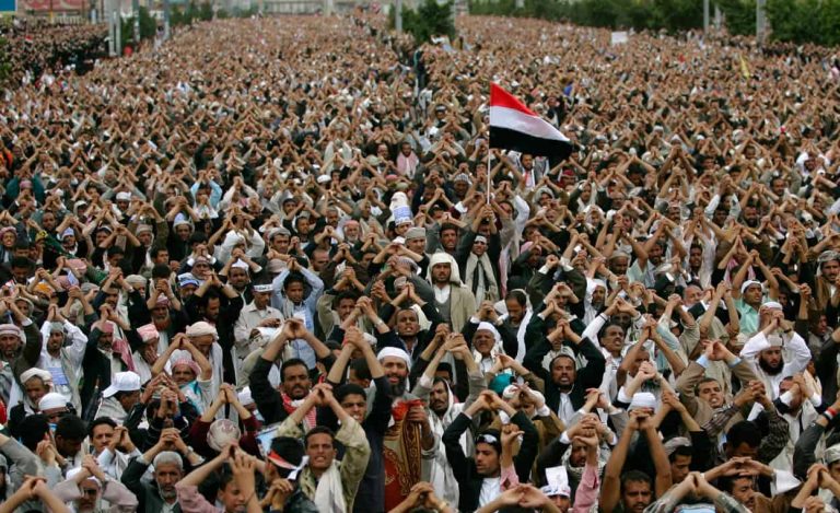 اتهمت الحوثي بالمسؤولية عن المأساة اليمنية.. توكل كرمان: “لا أخطاء لثورة 11 فبراير في اليمن” اتهمت الناشطة اليمنية توكل كرمان اتهمت الحوثي بالمسؤولية عن المأساة اليمنية