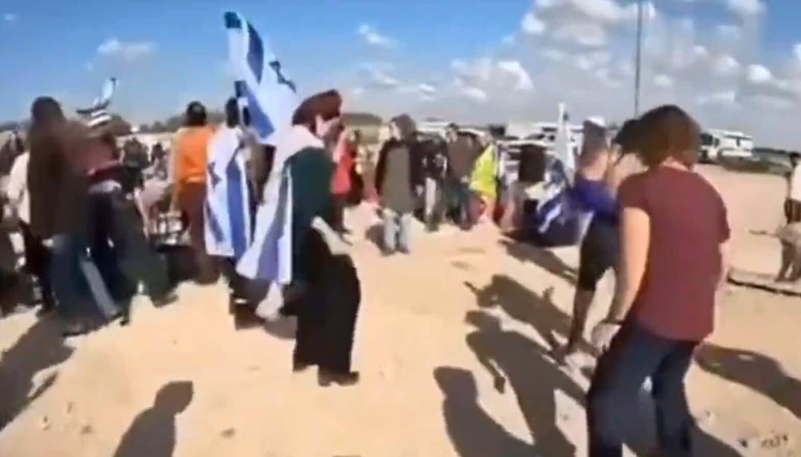 حفلة صاخبة على وقع الإبادة.. لقطات استفزازية لمستوطنين يرقصون على حدود غزة حفل راقص للمستوطنين على حدود غزة