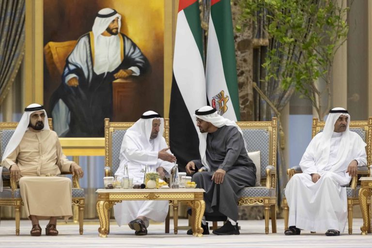 محمد بن زايد في أزمة وحكام الإمارات يرفضون التهميش