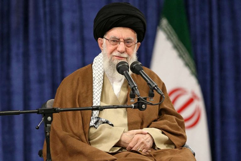 لماذا تم حظر حسابات علي خامنئي على انستغرام وفيسبوك؟ حظر حسابات علي خامنئي على انستغرام وفيسبوك