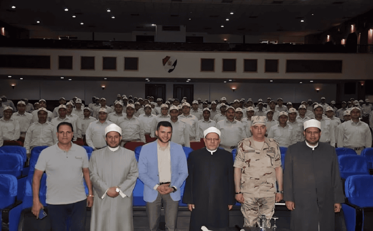 إهانة من الضباط وحلق اللحية بالإجبار.. دورة عسكرية لأئمة المساجد بمصر! إهانة من الضباط وحلق اللحية بالإجبار.. دورة عسكرية لأئمة المساجد بمصر!