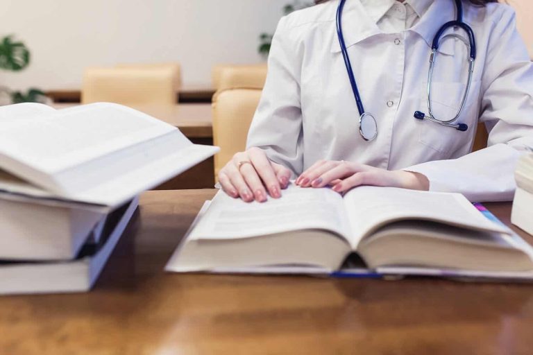 ماذا تعرف عن “فضيحة” رسوب طلبة الطب في جامعة جنوب الوادي بمصر؟! رسوب طلبة الطب في جامعة جنوب الوادي بمصر