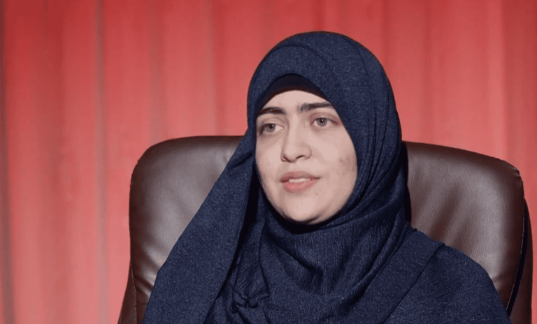 زوجة البغدادي الثالثة تروي تفاصيل علاقته بزوجته السورية وسباياه في الليل ومنعه الهواتف
