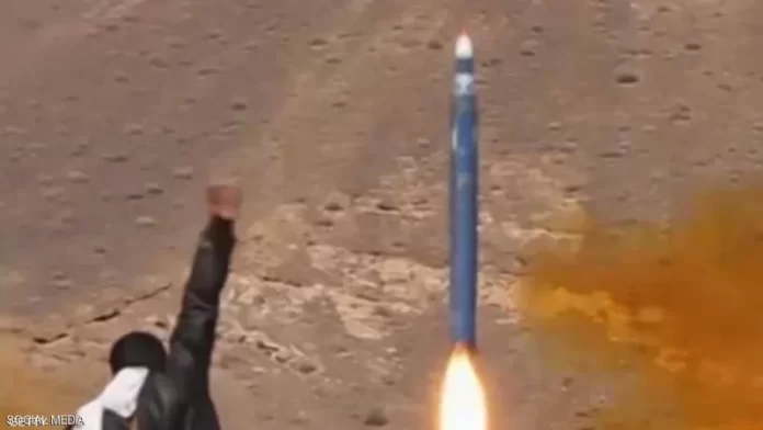 سنتكوم أسقطت صاروخ باليستي حوثي