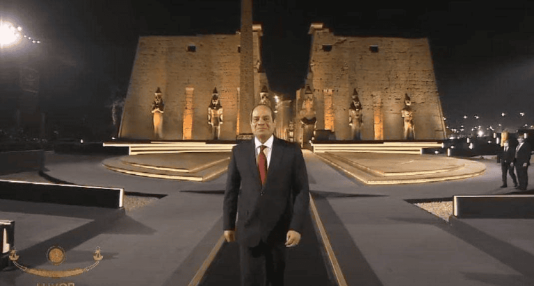 إيكونوميست: هكذا تهدد حرب غزة بدفع "فرعون مصر" نحو الهاوية