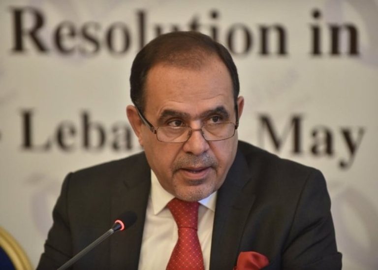 عريب الرنتاوي: “عباس لا يخرج لسانه إلا لاتهام حماس .. ويبتلعه عن عربدة إسرائيل” عريب الرنتاوي: "عباس لا يخرج لسانه إلا لاتهام حماس .. ويبتلعه عن عربدة إسرائيل"