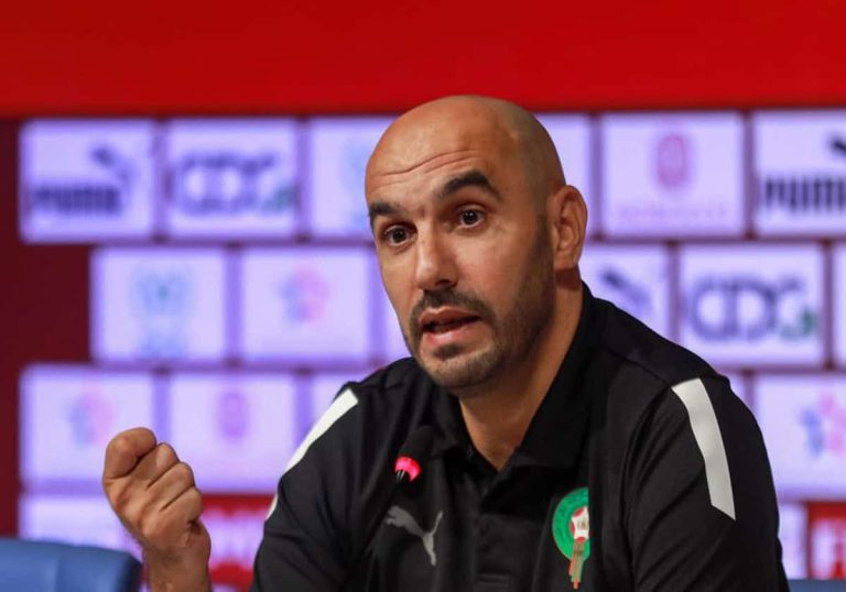 حقيقة استقالة وليد الركراكي من تدريب المنتخب المغربي (صور) المدرب وليد الركراكي