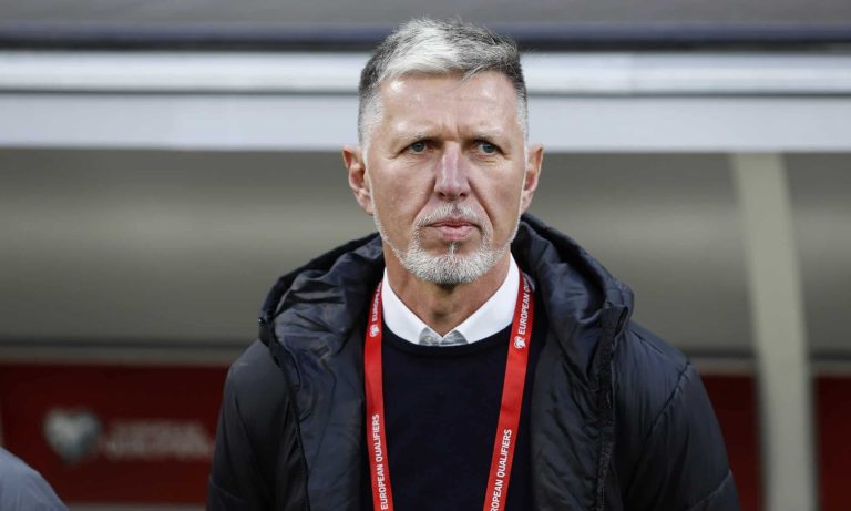 المدرب التشيكي ياروسلاف شيلهافي.. من هو مدرب منتخب عُمان الجديد؟ المدرب التشيكي ياروسلاف شيلهافي مدرباً للمنتخب الوطني الأول في سلطنة عمان، خلفا للكرواتي برانكو إيفانكوفيتش