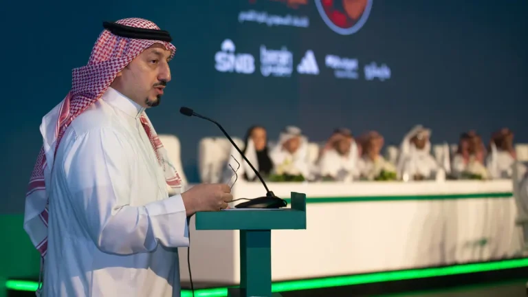 “آل المسحل يحتلون الرياضة السعودية”.. سعودي يفضح بالدليل فساد الاتحاد السعودي لكرة القدم ياسر المسحل رئيس الاتحاد السعودي لكرة القدم