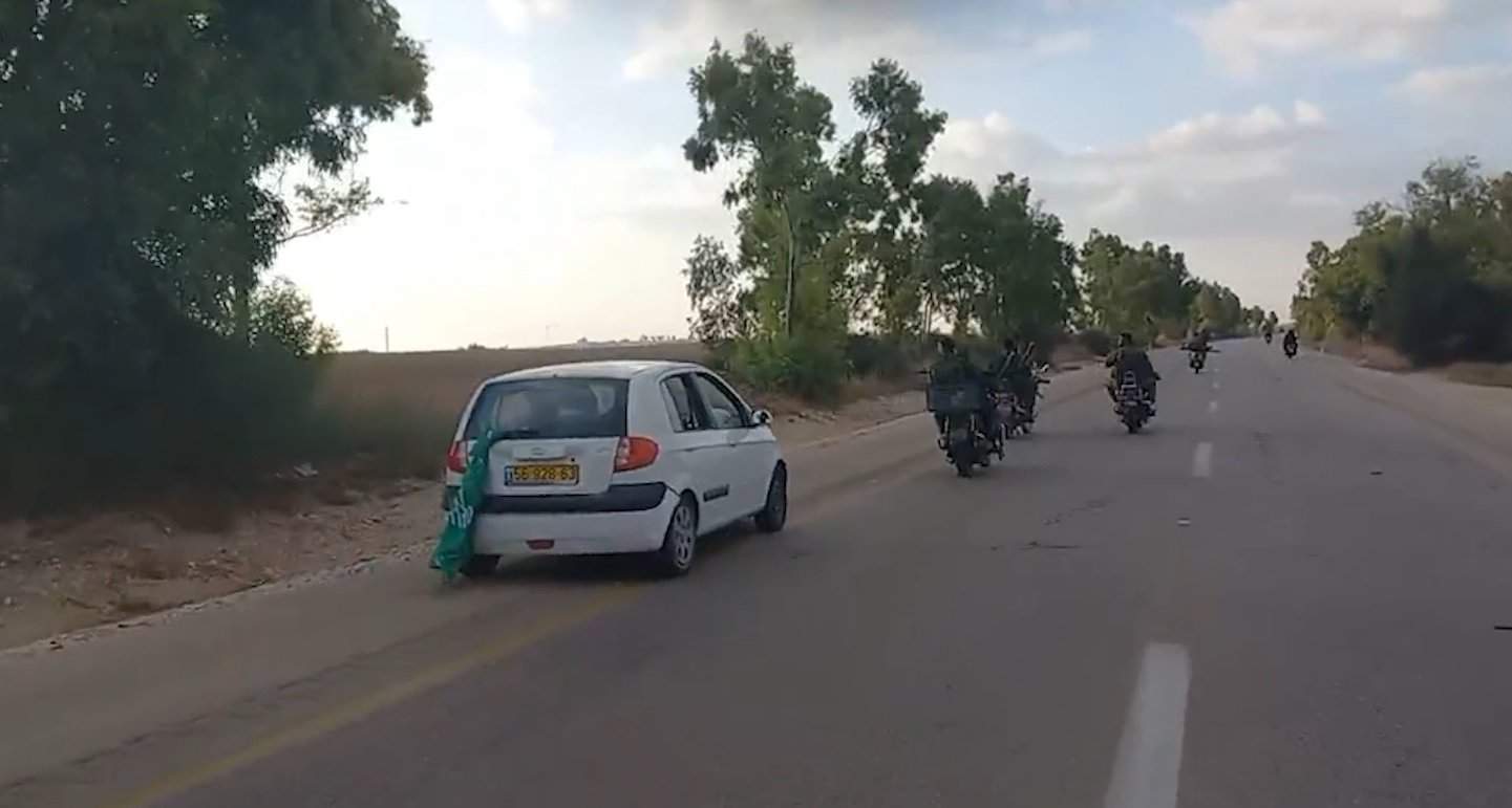 اقتحام قاعدة رعيم