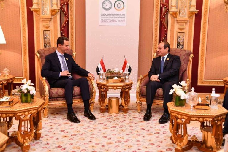 بعدما أنعشت الإمارات جيوبه.. السيسي يهاتف الأسد ويهنئه بحلول رمضان