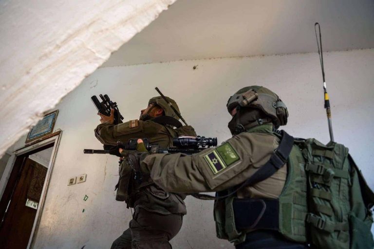 اغتصاب جنود الاحتلال سيدة حامل أمام أطفالها وزوجها بمجمع الشفاء