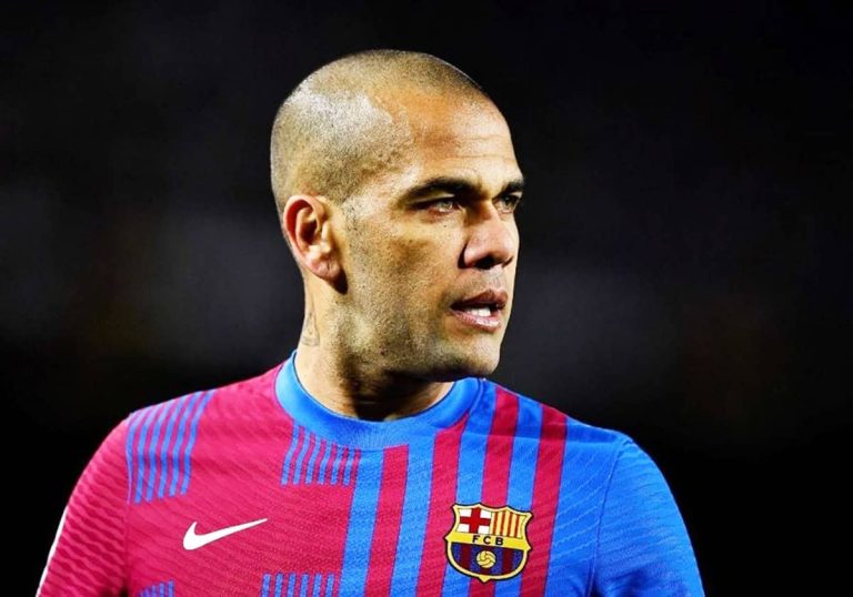 لاعب برشلونة السابق داني ألفيش