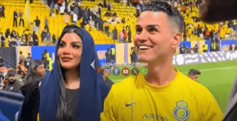 شبيه رونالدو يشعل المدرجات والجمهور السعودي يتسابق لالتقاط الصور معه