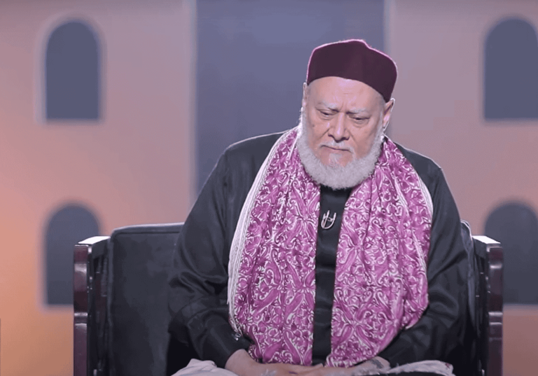 علي جمعة يواصل إثارة الجدل بفتاوى عن "مكياج المرأة والتاتو وعمليات التجميل"